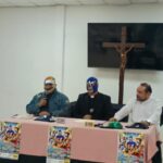 Organizan lucha libre para apoyar al padre Erick Perea en Reynosa