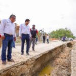 Supervisa gobierno de Reynosa el avance de obra de alcantarillado sanitario en la colonia Burocrática.