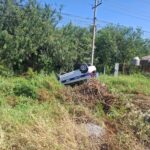 Taxi vuelca en la carretera Reynosa-Monterrey; una persona resulta lesionada